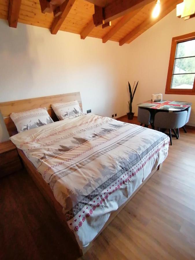 Hotel Les Combles Des Combes Ollon Esterno foto