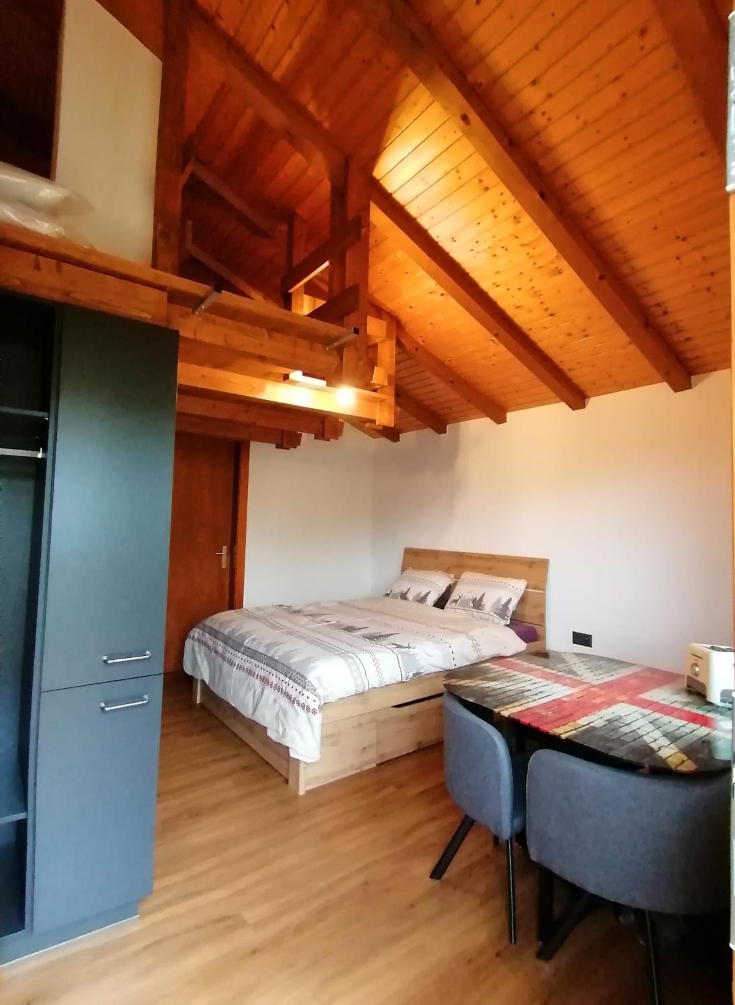 Hotel Les Combles Des Combes Ollon Esterno foto